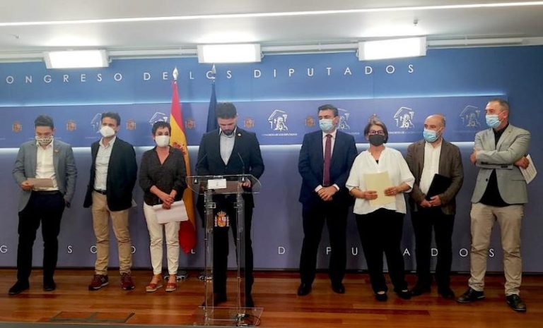 Podemos, los grupos nacionalistas, Más País y Compromís registran la comisión sobre las ‘cloacas’