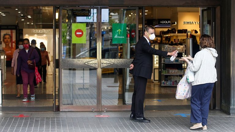 España marca un récord con casi 3.000 nuevos casos diarios de coronavirus
