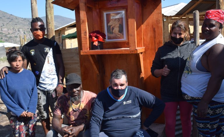 ‘María en el Camino’ levanta bandera por los migrantes más desposeídos de Chile / DRAMA HUMANITARIO