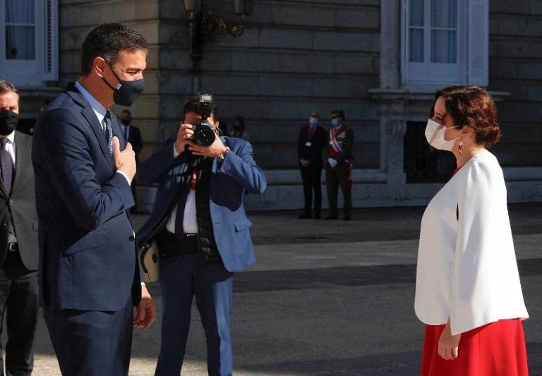 Los Reyes presiden un 12-O reducido por el impacto del coronavirus