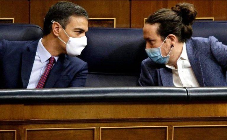 Iglesias felicita a Casado por desmarcarse de Vox pero le advierte de que «llega tarde»