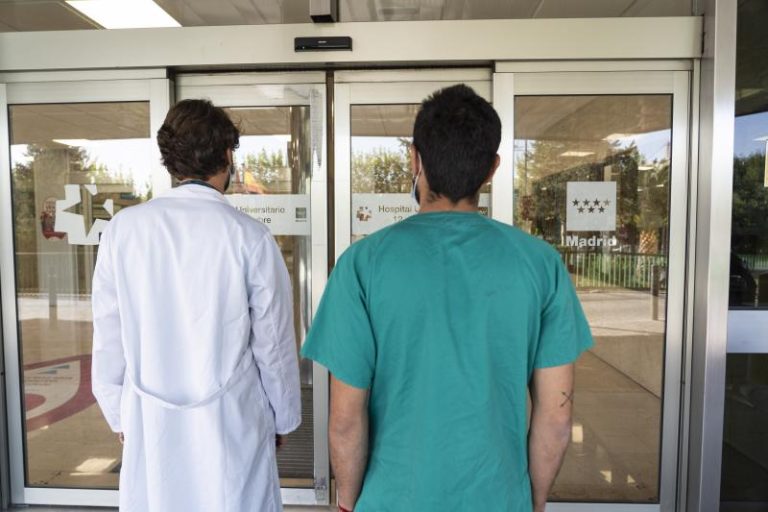 Los hospitales tienen un 30% menos de pacientes Covid-19 que hace dos semanas