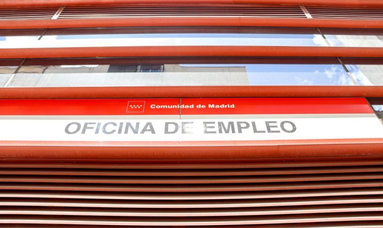 El paro sube en 38.725 personas en enero, lastrado por los servicios y el desempleo femenino Oficina de Empleo | Foto de Servimedia