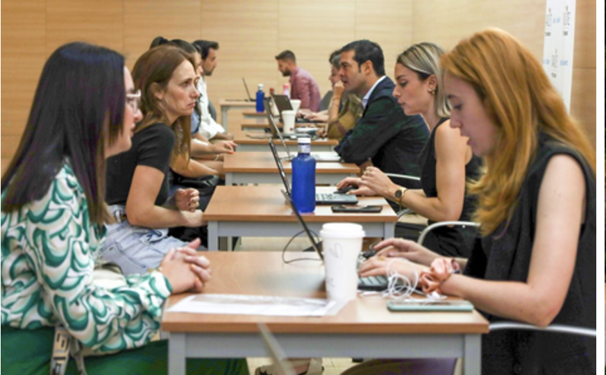 más de 1000 puestos de trabajo