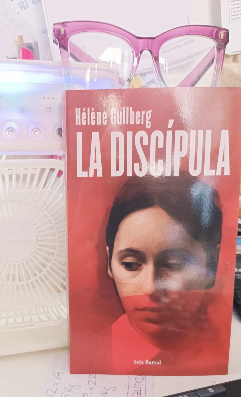 El lado oscuro del arte: “La discípula”, de Hélène Gullberg, inaugura una serie criminal desde las salas de subastas