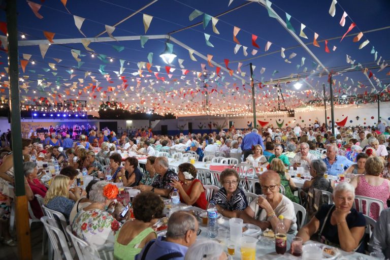 Las personas mayores de los distritos volverán a disfrutar de la Feria de Málaga en la caseta ‘El Rengue’