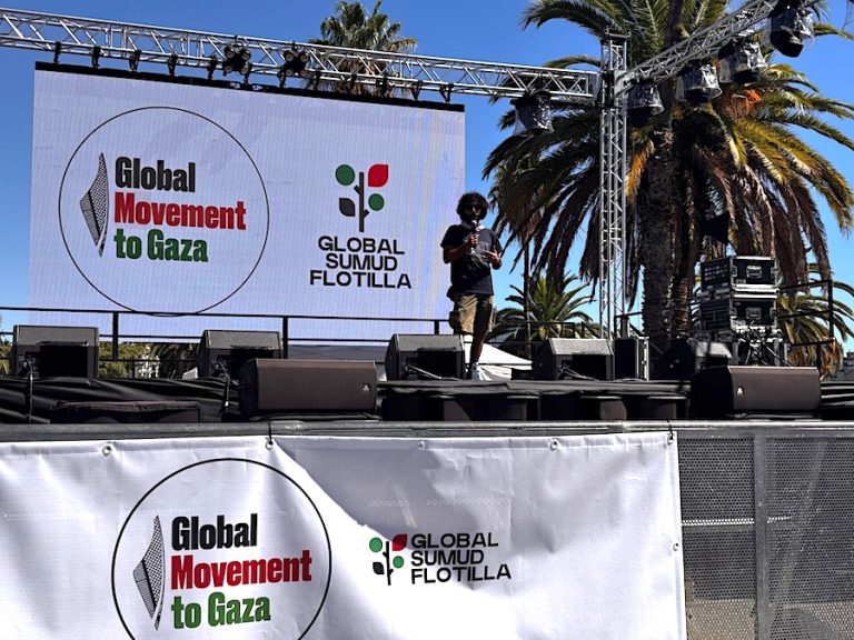 La flotilla Global Sumud zarpa desde Barcelona rumbo a Gaza