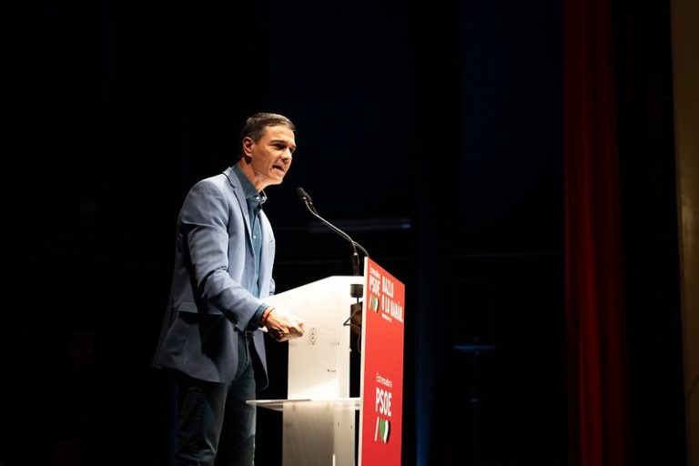 Sánchez refuerza el papel del PSOE en igualdad y transparencia