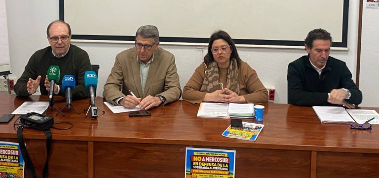 Crisis en el campo andaluz: el sector agrario desafía a Mercosur Mesa sector agrario contra Mercosur
