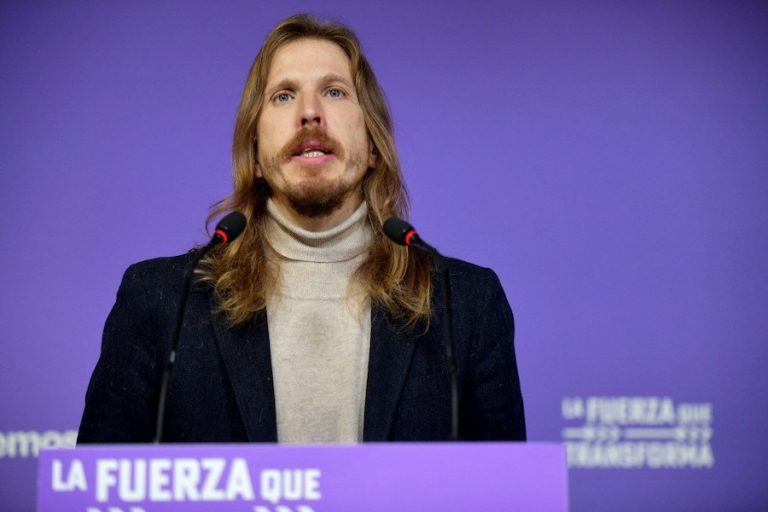 Podemos pedirá acabar con los CIE y las «redadas racistas» para traspasar competencias a Cataluña