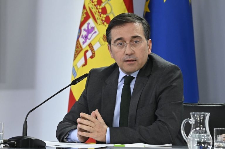 España reabre su Embajada en Irán para apoyar la vía diplomática