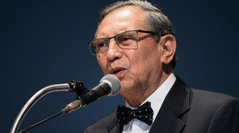 Chile y Ecuador, unidos por la ciencia: Exitosa gira del Dr. Zenobio Saldivia por Ecuador