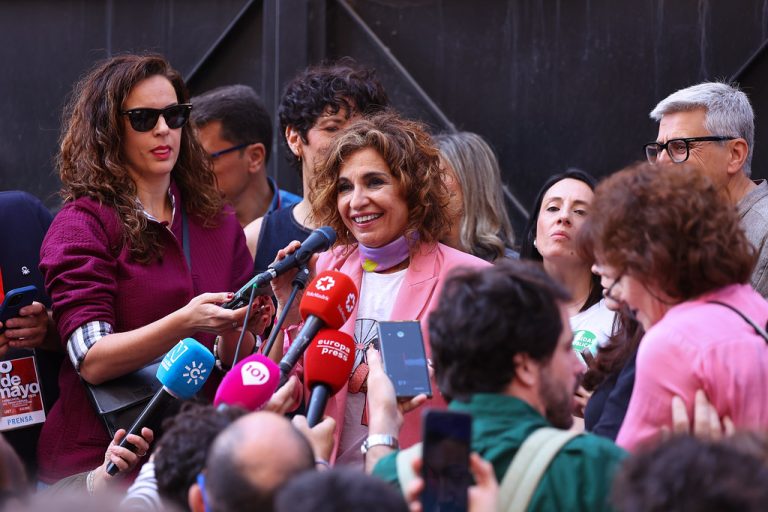 Montero acusa al PP andaluz de “ultraderechizarse” tras su pacto con Vox