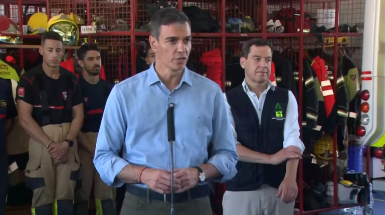 Sánchez y Moreno, juntos en Almería: “La unidad salva vidas”
